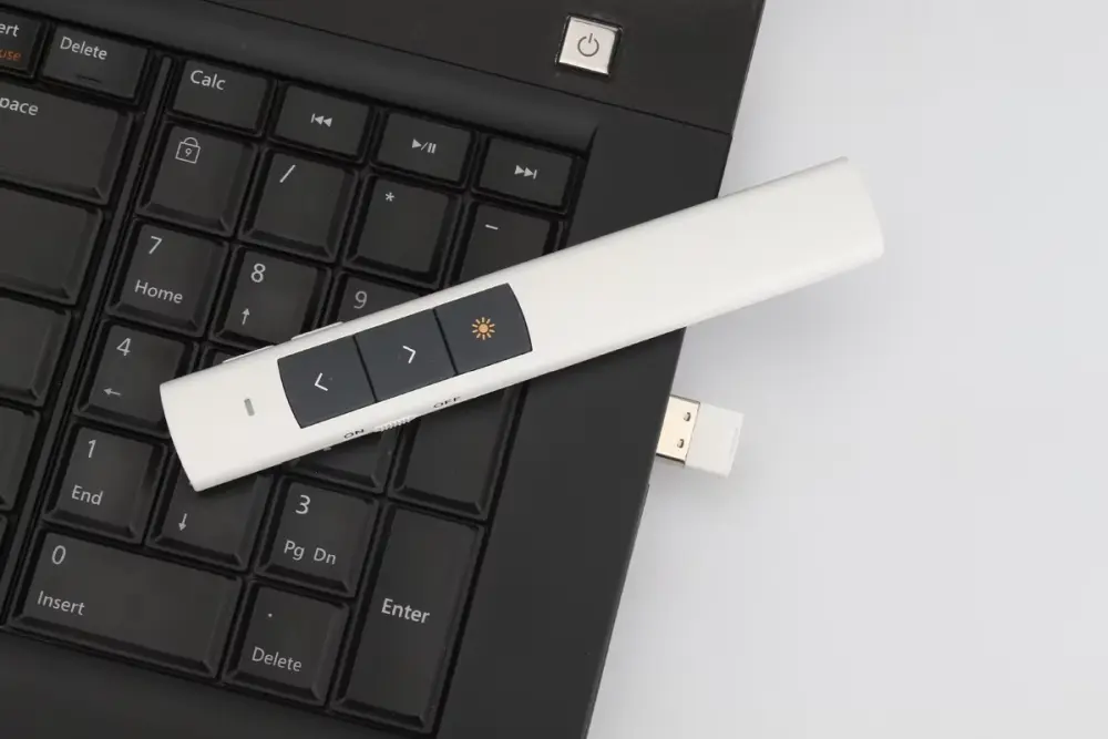 Just Projectors White Laser Pointer connected to laptop
